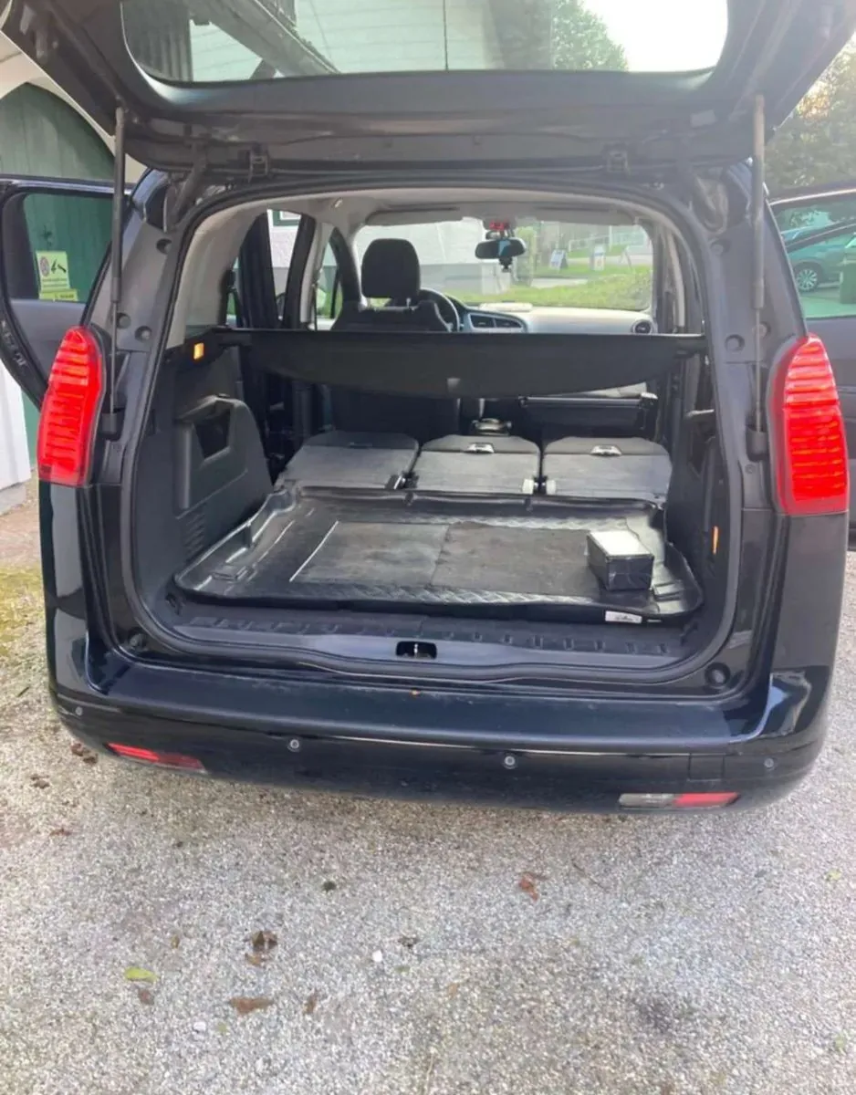 Peugeot 5008 2012 photo 2
