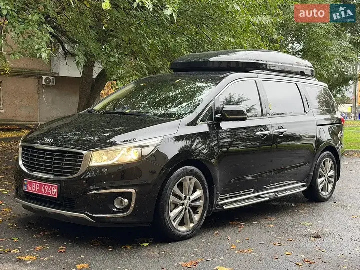 Kia Carnival