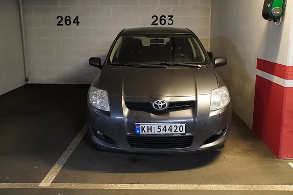 Toyota Auris 2008 photo 2