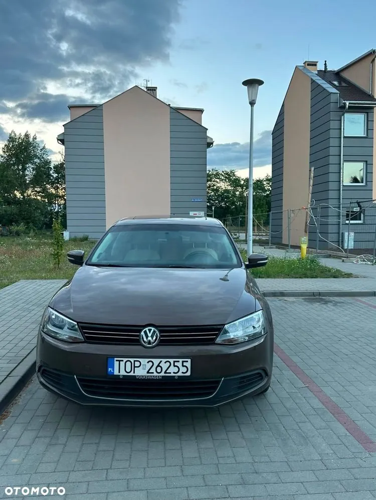 Volkswagen Jetta 2014 photo 2