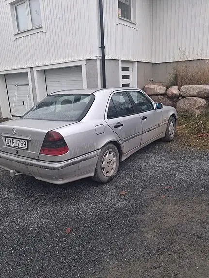Mercedes-Benz C180 1999 photo 2