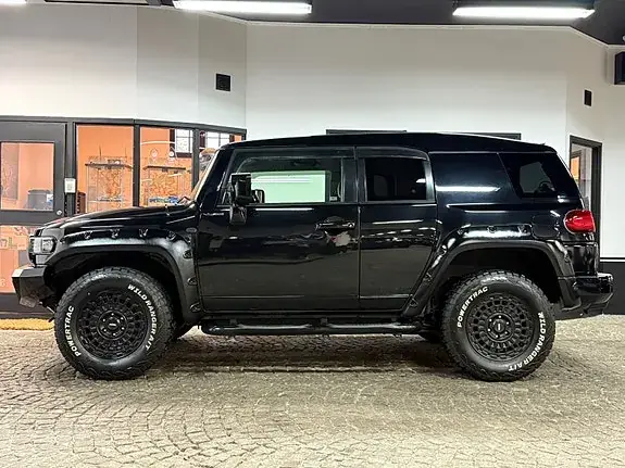 Toyota Land Cruiser 2007 photo 2
