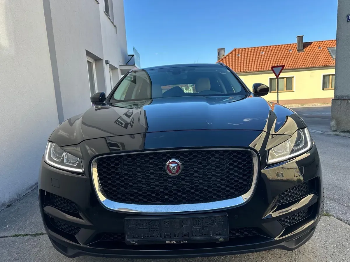 Jaguar F-Pace 2018 photo 3