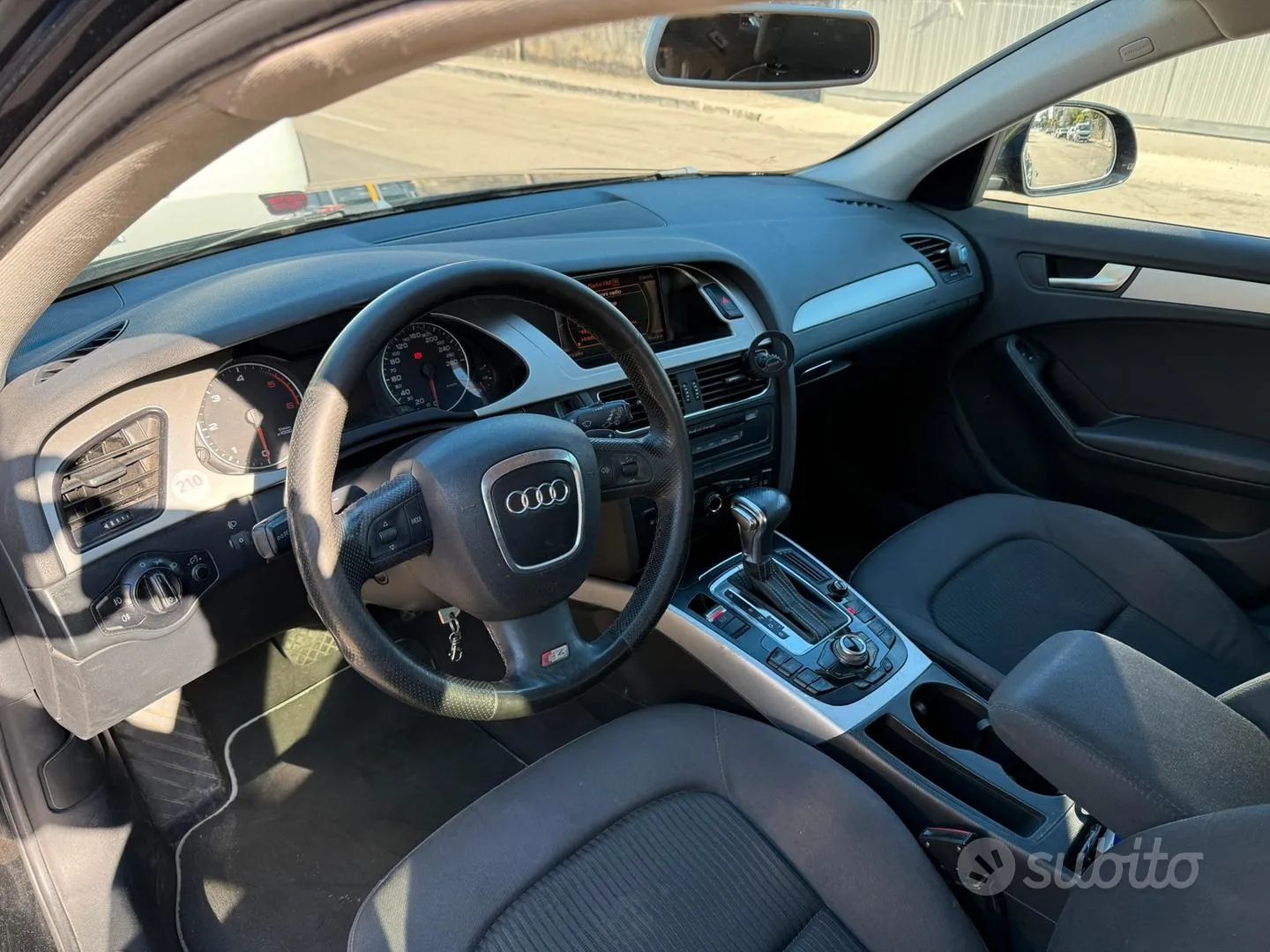 Audi A4 2012 photo 3
