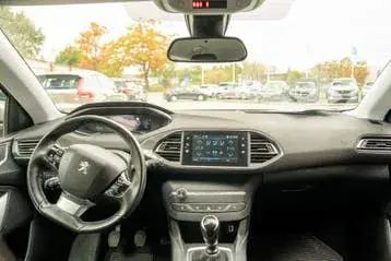 Peugeot 308 2021 photo 2