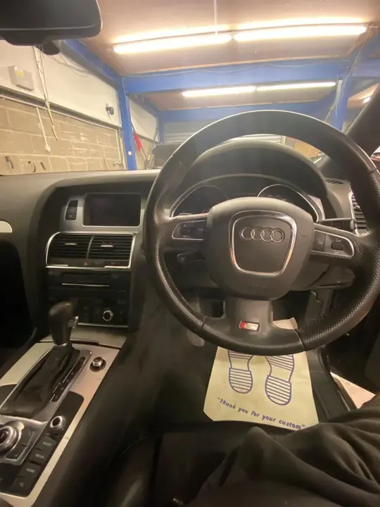 Audi Q7 2011 photo 5