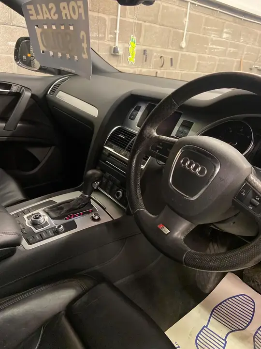 Audi Q7 2011 photo 4