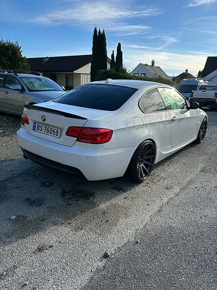 BMW 320D 2012 photo 3