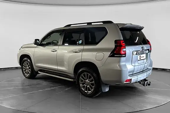 Toyota Land Cruiser 2020 photo 3