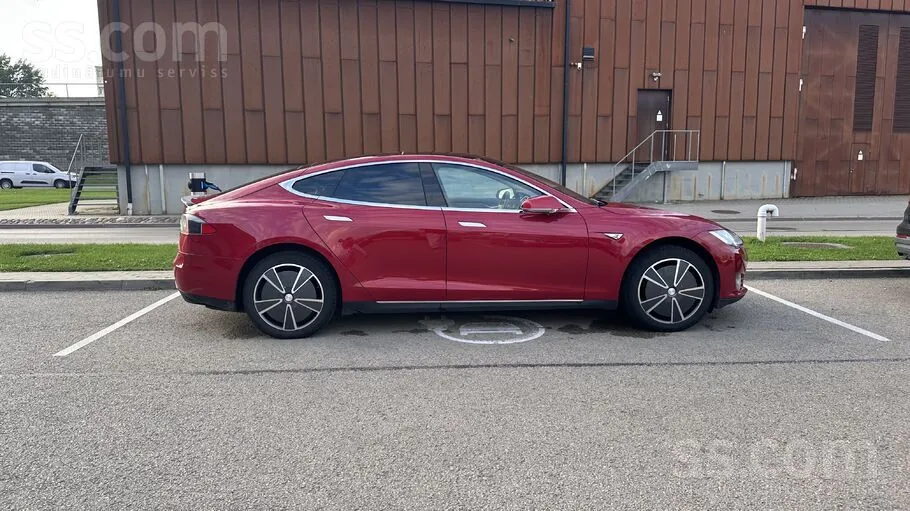 Tesla Model S 2014 photo 4