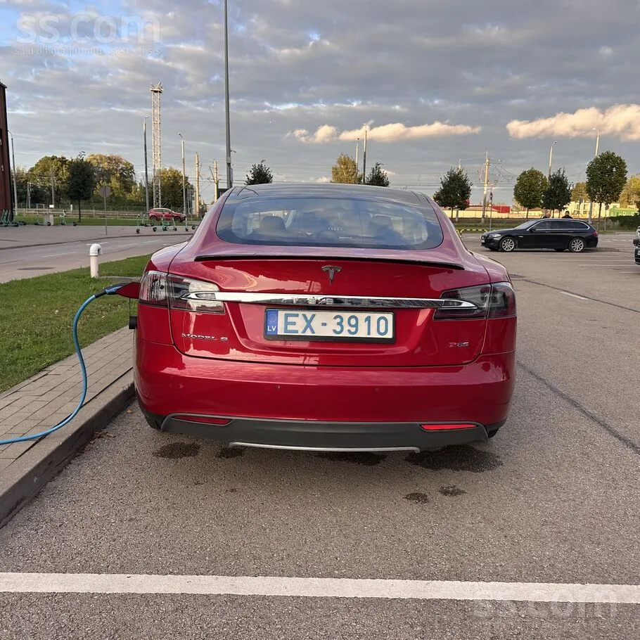 Tesla Model S 2014 photo 5