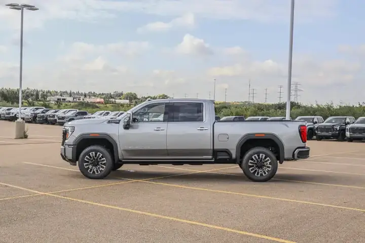 GMC Sierra 3500Hd 2026 photo 5