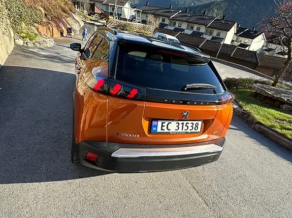 Peugeot E-2008 2021 photo 5