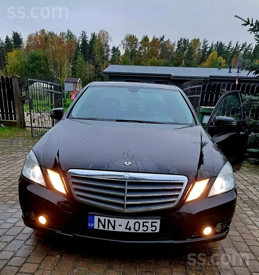 Mercedes-Benz E200