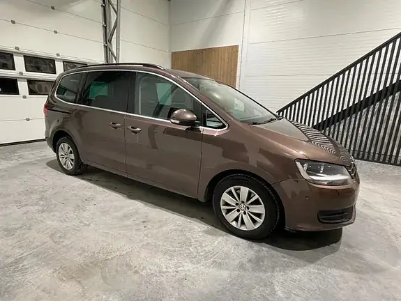 Volkswagen Sharan 2011 photo 2