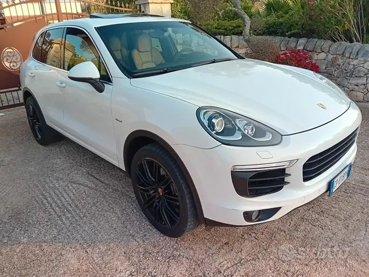 Porsche Cayenne 2015 photo 2
