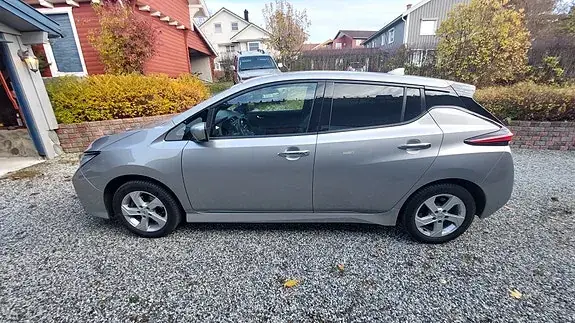 Nissan Leaf 2022 photo 2