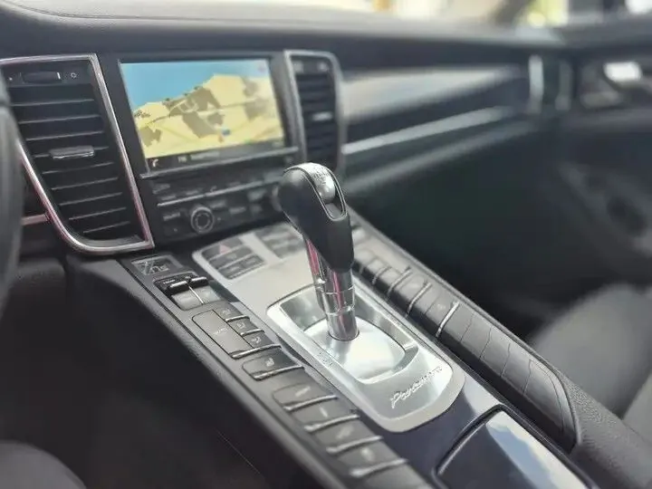 Porsche Panamera 2014 photo 5