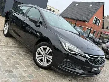 Opel Astra 2018 photo 2