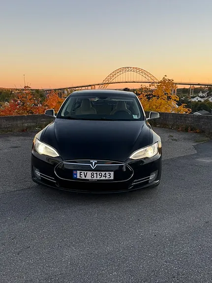 Tesla Model S 2014 photo 2