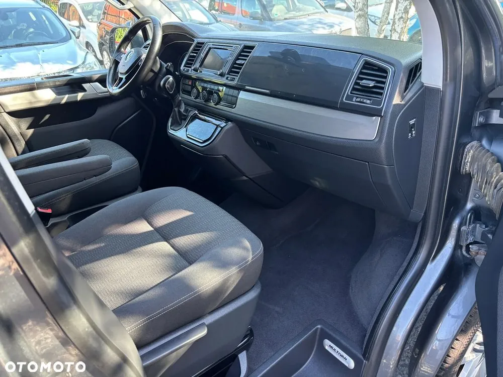 Volkswagen Multivan 2018 photo 2