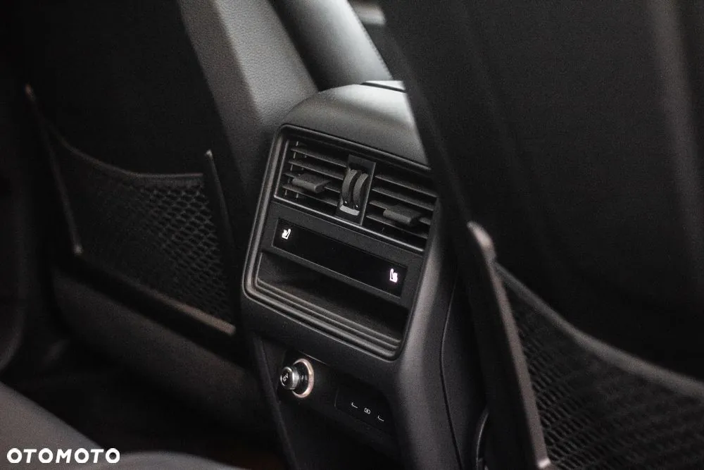 Porsche Cayenne 2023 photo 2