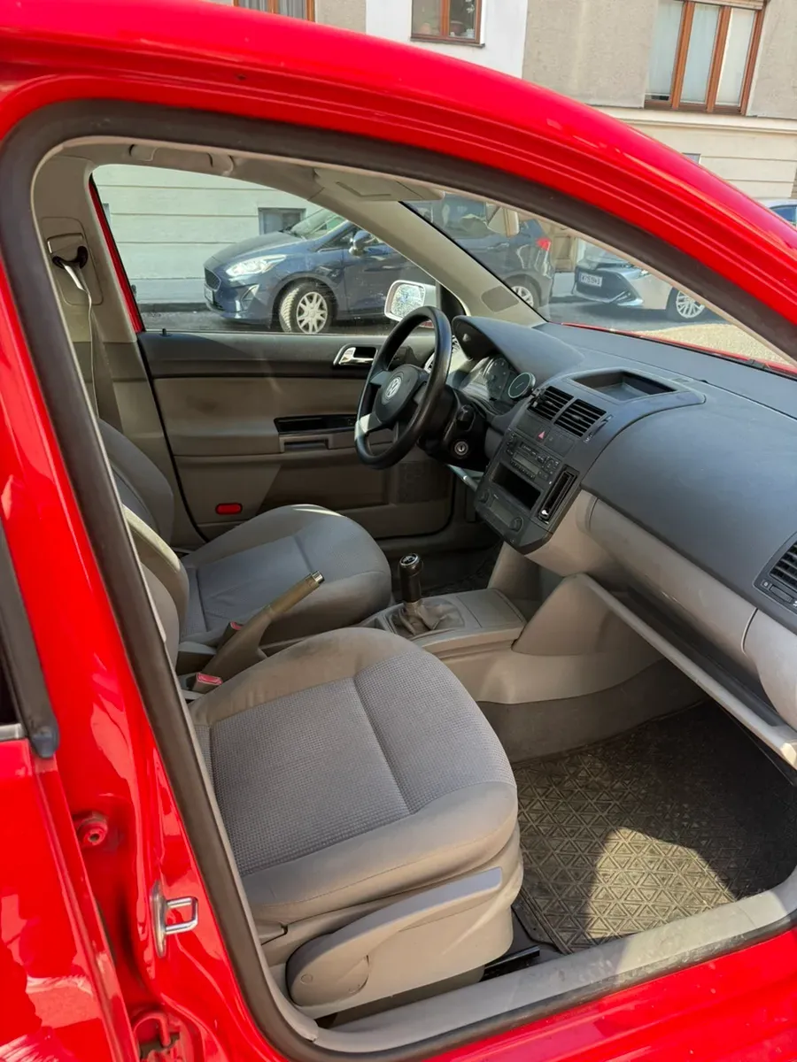 Volkswagen Polo 2003 photo 2