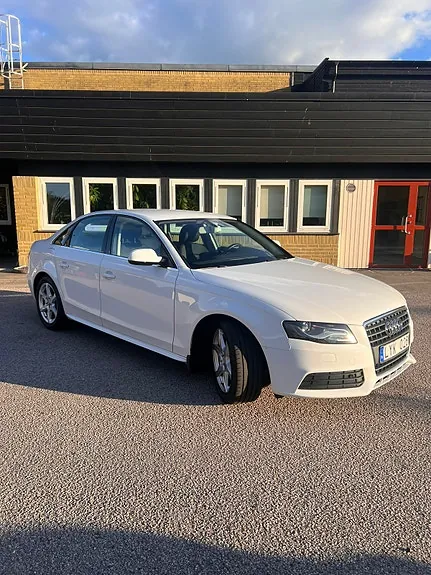 Audi A4 2012 photo 3