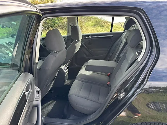 Volkswagen Golf 2010 photo 5