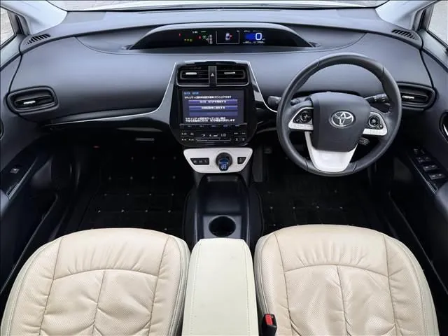 Toyota Prius 2016 photo 2