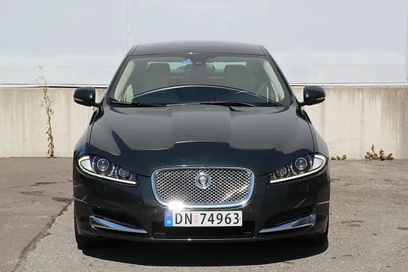Jaguar Xf 2012 photo 2