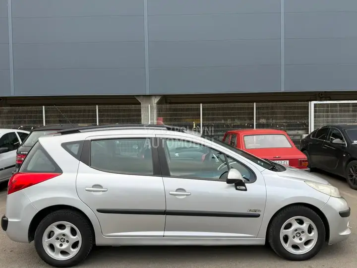 Peugeot 207 2008 photo 2