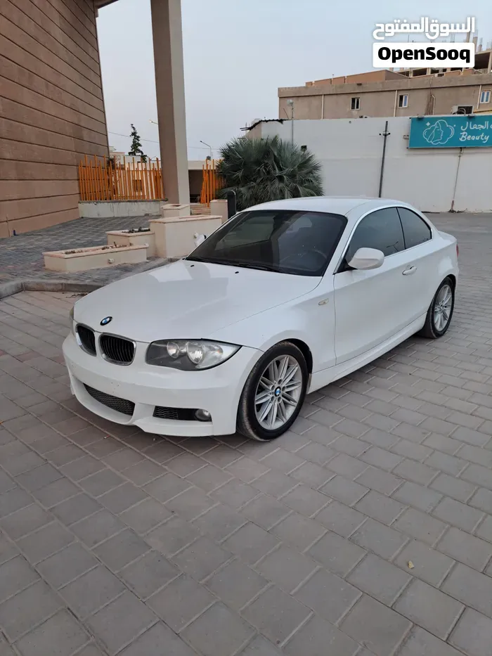 BMW 1 Series 2009 photo 2