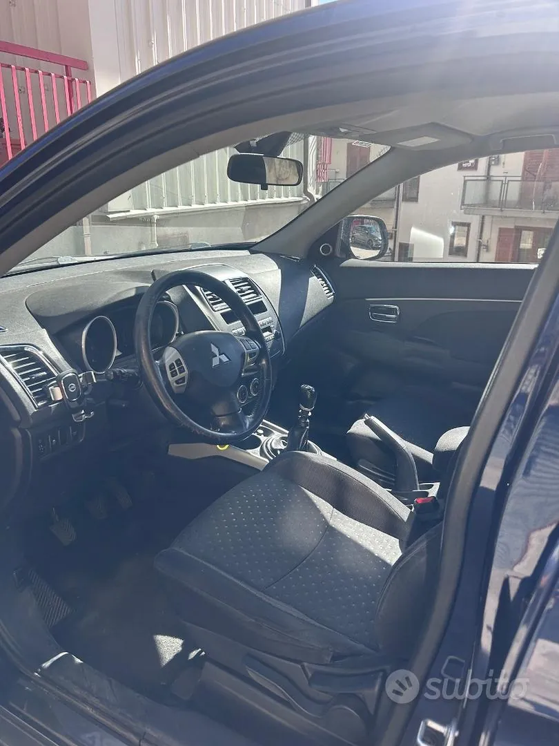 Mitsubishi Asx 2011 photo 2