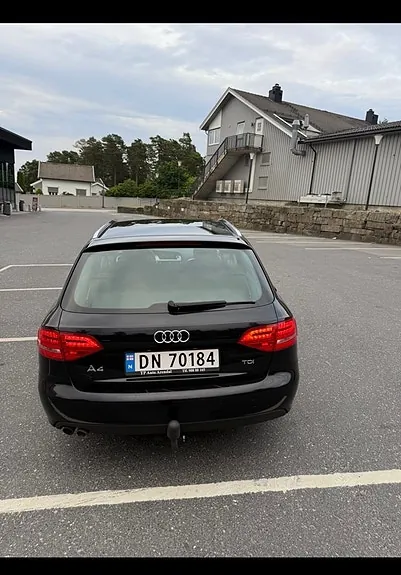 Audi A4 2012 photo 2