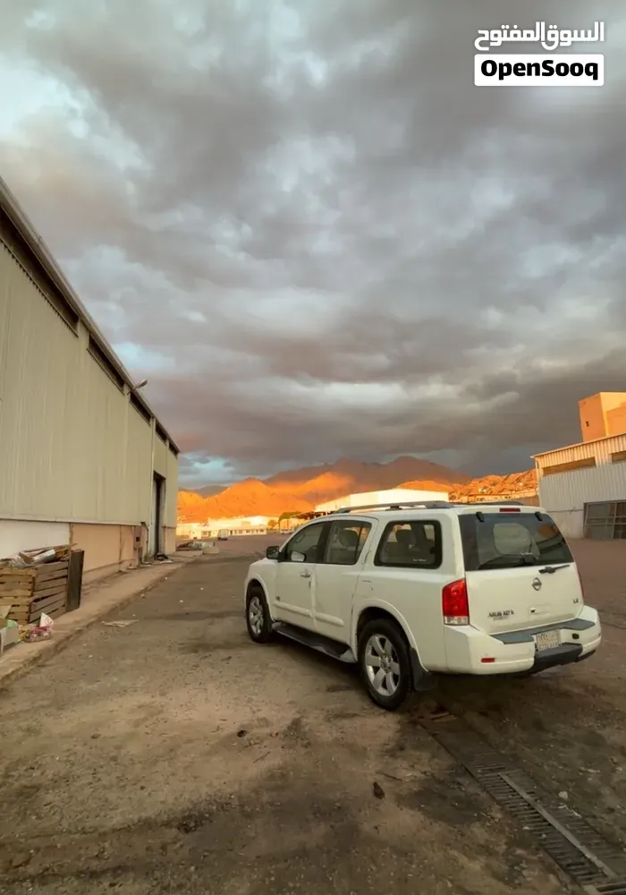 Nissan Armada 2010 photo 2