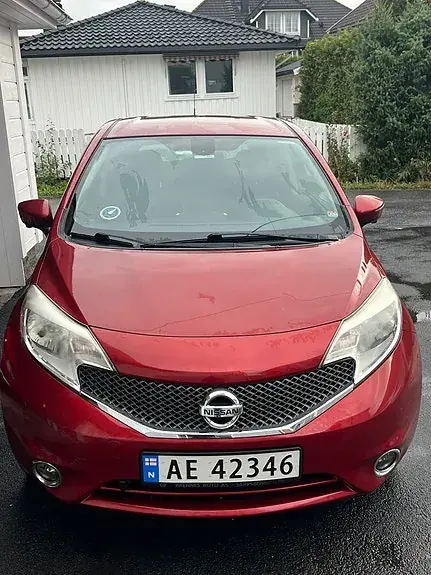 Nissan Note 2014 photo 2