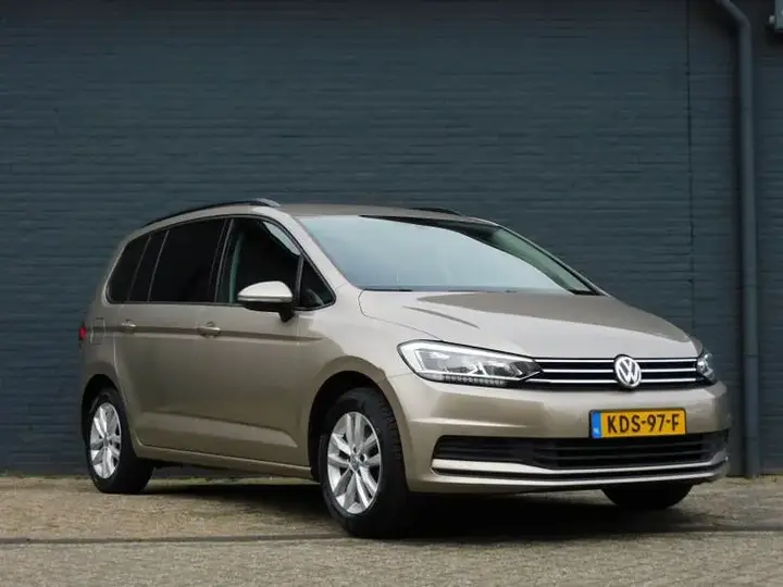 Volkswagen Touran 2019 photo 2