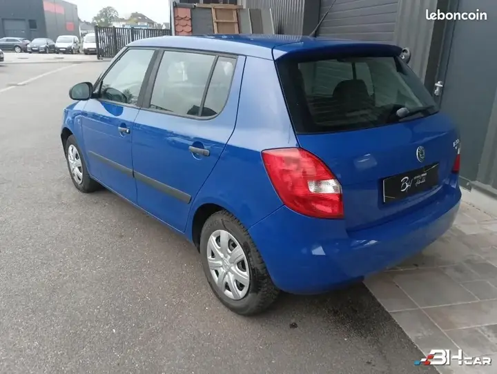 Skoda Fabia 2008 photo 3