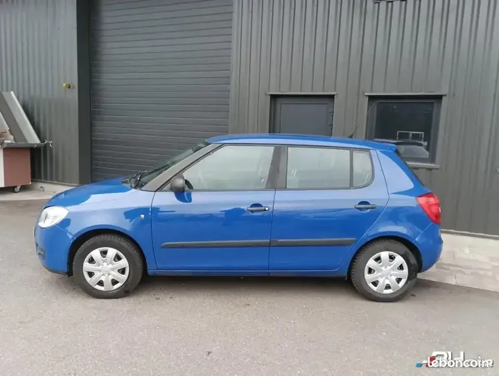 Skoda Fabia 2008 photo 2