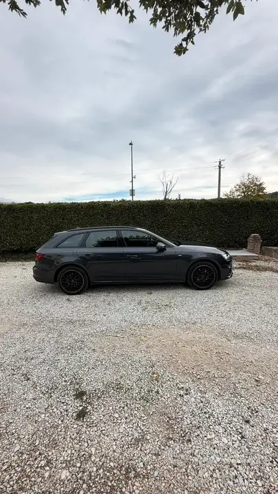 Audi A4 2019 photo 2