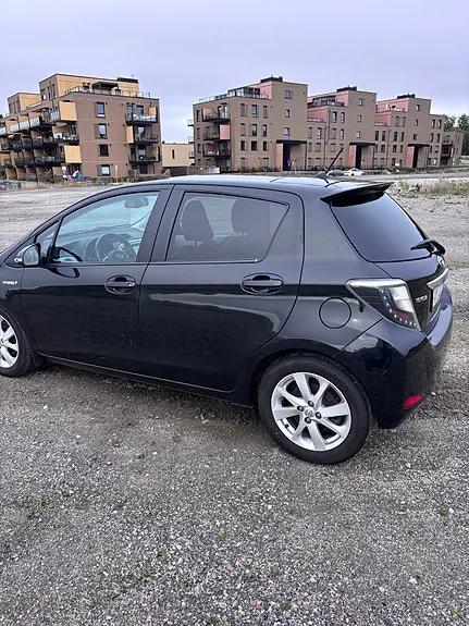 Toyota Yaris 2013 photo 3