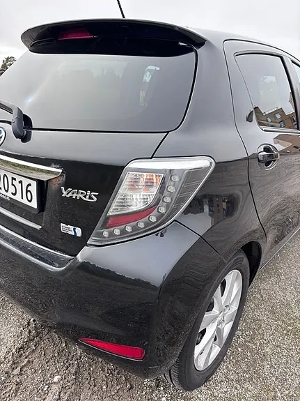 Toyota Yaris 2013 photo 4