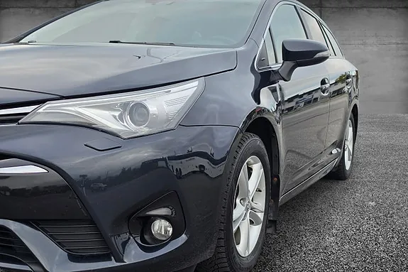 Toyota Avensis 2015 photo 4