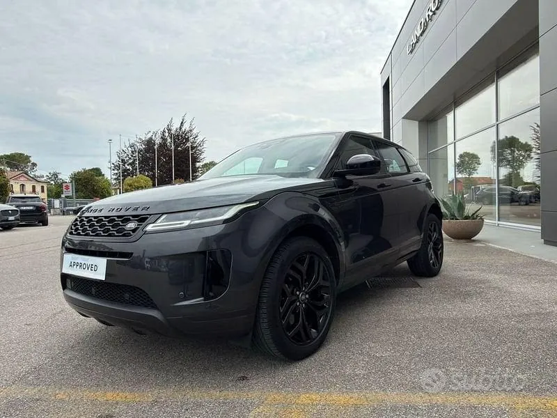 Land Rover Evoque 2022 photo 3