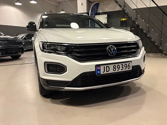 Volkswagen T-Roc 2021 photo 2