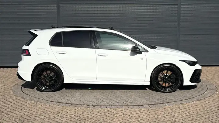 Volkswagen Golf 2025 photo 4