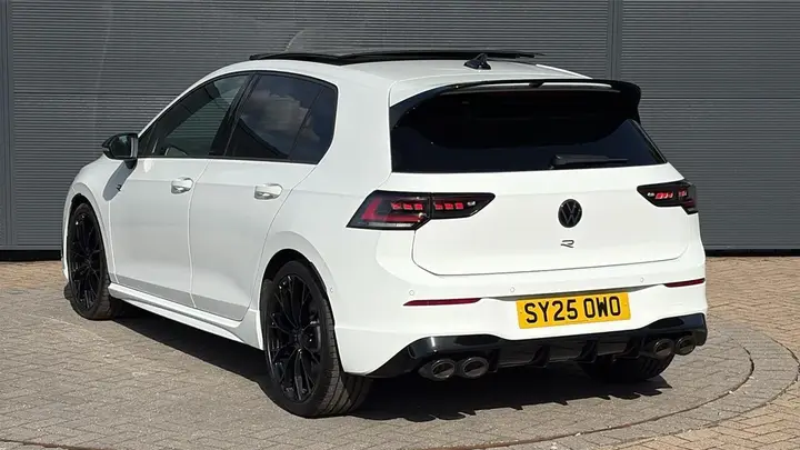 Volkswagen Golf 2025 photo 3