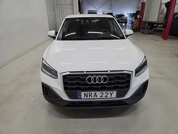 Audi Q2 2023 photo 2