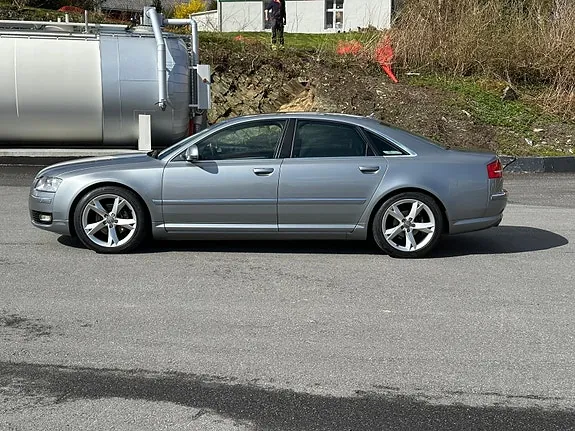 Audi A8 2008 photo 3